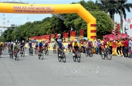 Đội Anh văn Hội Việt Mỹ vô địch đồng đội Giải xe đạp quốc tế VTV