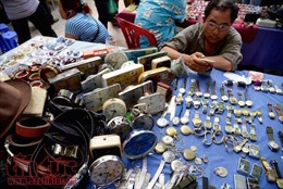 Đi chợ đồ cổ ở Sài Gòn dịp cuối tuần