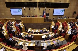 Quốc hội Pháp thông qua dự luật về thẻ vaccine