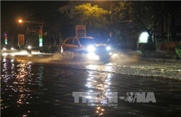 Mưa kéo dài gần 2 tiếng, thành phố Điện Biên Phủ chìm trong biển nước