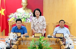 Phó Chủ tịch nước trao hỗ trợ Hà Tĩnh khắc phục hậu quả bão số 10 