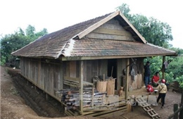 Dân tộc H’Rê - Kon Tum giữ nếp nhà sàn 