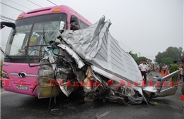 Hai xe khách đấu đầu tại Tây Ninh: 6 người chết, 10 người bị thương