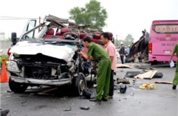 Xử lý nghiêm sai phạm trong vụ tai nạn xe khách làm 14 người thương vong