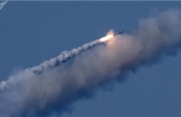 Cận cảnh tên lửa Kalibr vùn vụt bay từ tàu ngầm Nga nã khủng bố ở Syria