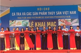 Khai mạc Hội chợ cá tra lần đầu tiên tại Hà Nội