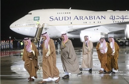 Đoàn tùy tùng hùng hậu hộ tống Quốc vương Saudi Arabia thăm Nga