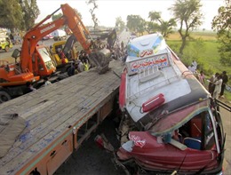 Tai nạn giao thông tại Pakistan làm hơn 40 người thương vong