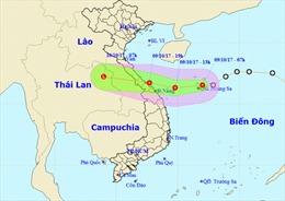 Áp thấp nhiệt đới tăng tốc tiến vào Quảng Bình - Đà Nẵng