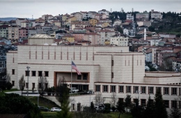 Thổ Nhĩ Kỳ hối thúc Mỹ đảo ngược quyết định ngưng cấp thị thực