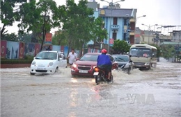 Nhiều tuyến đường ở thành phố Nam Định ngập sâu 