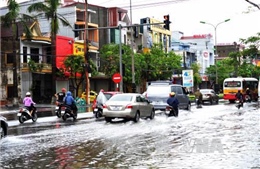 Áp thấp nhiệt đới suy yếu, nguy cơ cao lũ quét và sạt lở đất 