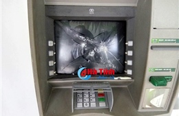 &#39;Phê&#39; ma túy đá, đập phá 2 cây ATM