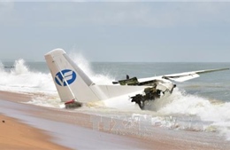 Máy bay rơi xuống biển vỡ thành nhiều mảnh, ít nhất 4 người tử nạn
