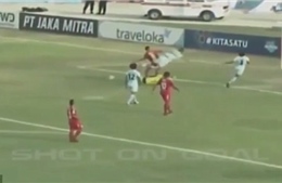 Thủ môn Indonesia thiệt mạng sau pha va chạm với đồng đội ngay trên sân