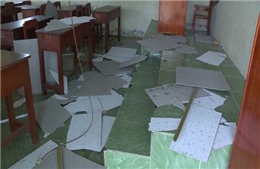 Sập trần trường tiểu học khiến 9 học sinh bị thương ở Vĩnh Long