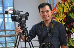 Thủ tướng Chính phủ truy tặng Bằng khen cho phóng viên Đinh Hữu Dư