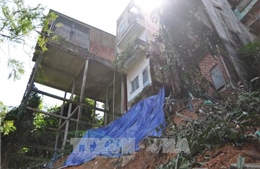 Đồng Nai: Hàng chục nhà dân chờ... sập