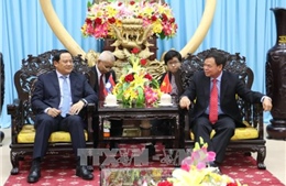 Phó Thủ tướng Lào Sonexay Siphandone thăm và làm việc tại Bến Tre