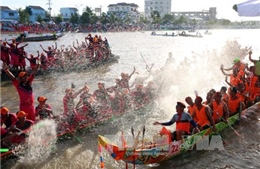 Bảo tồn, phát huy nét văn hóa đặc sắc trong Lễ hội Ok Om Bok - Đua ghe Ngo