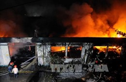 An Giang: Cháy lớn thiêu rụi nhà xưởng công ty sản xuất chăn, ga, gối, nệm 