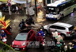 Thành phố Hồ Chí Minh: Mưa lớn kết hợp triều cường gây ngập nặng nhiều nơi