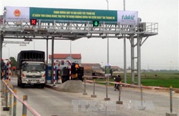 Lái xe chặn đường đề nghị miễn giảm phí qua Trạm thu phí TASCO, Quảng Bình