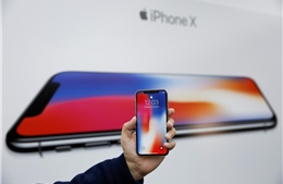 Cô bé được thưởng iPhone X vì làm thơ về Tổng thống Nga Putin