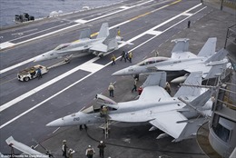 Không khí &#39;sẵn sàng&#39; trên siêu tàu sân bay Mỹ tiến vào cửa ngõ Triều Tiên