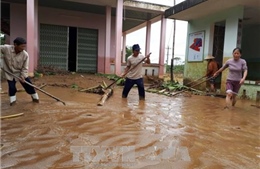 Người dân Quảng Nam khẩn trương khắc phục hậu quả mưa bão
