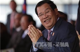 Thủ tướng Hun Sen dẫn đầu đoàn đại biểu cao cấp Campuchia tham dự APEC 2017