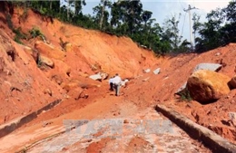 Bình Định: Một số địa phương vẫn bị chia cắt do sạt lở núi