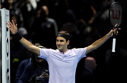 Đánh bại tay vợt số 3 thế giới, Federer đoạt vé sớm vào bán kết ATP Finals 2017