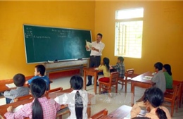Thầy giáo miền xuôi hơn 20 năm dạy chữ ở bản nghèo không điện