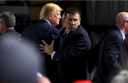 Điều tra nhân viên Nhà Trắng ‘tiếp xúc’ phụ nữ khi tháp tùng Tổng thống Trump