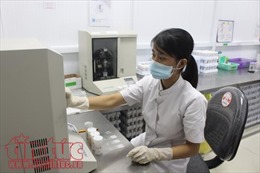  Bệnh viện đầu tiên tại Việt Nam đưa vào sử dụng thiết bị đọc hình ảnh tế bào tự động
