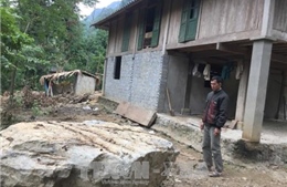 Thanh Hóa: Núi Pha Nọi bị sạt lở, đá lăn vào nhà dân