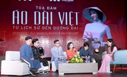 Tìm kiếm vẻ đẹp áo dài Việt giữa cách tân và truyền thống 