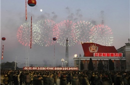  Triều Tiên tuần hành, bắn pháo hoa mừng sự kiện 'hoàn tất kho vũ khí hạt nhân'