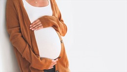 Mỹ chào đón em bé đầu tiên ra đời từ mẹ được ghép tử cung