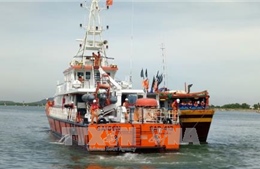 Kịp thời cứu sống 3 ngư dân, tiếp tục tìm kiếm 1 ngư dân gặp nạn trên vùng biển Nghệ An