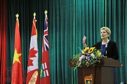 Thủ hiến bang Ontario (Canada) nói chuyện với sinh viên Hà Nội