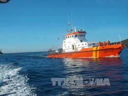 Nỗ lực tìm kiếm 13 ngư dân mất tích trên vùng biển vịnh Bắc Bộ 