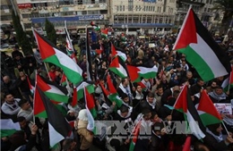 Người dân Palestine xuống đường phản đối kế hoạch di chuyển Đại sứ quán Mỹ tới Jerusalem 