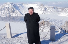 Ông Kim Jong-un leo núi thiêng mừng vụ phóng ICBM
