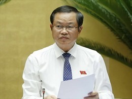 Phó Chủ tịch Quốc hội Đỗ Bá Tỵ tiếp xúc cử tri Lào Cai