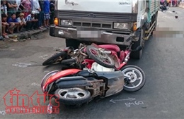 Ô tô va chạm xe máy chở ba nam thanh niên, nạn nhân tử vong tại chỗ