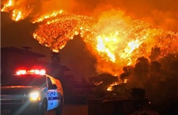 7.000 lính cứu hỏa vật lộn với cháy rừng lịch sử bang California