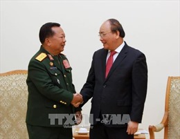 Thủ tướng Nguyễn Xuân Phúc tiếp  Bộ trưởng Bộ Quốc phòng Lào 