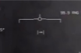 Xem video phi công Mỹ ghi lại về cuộc chạm trán UFO kỳ lạ